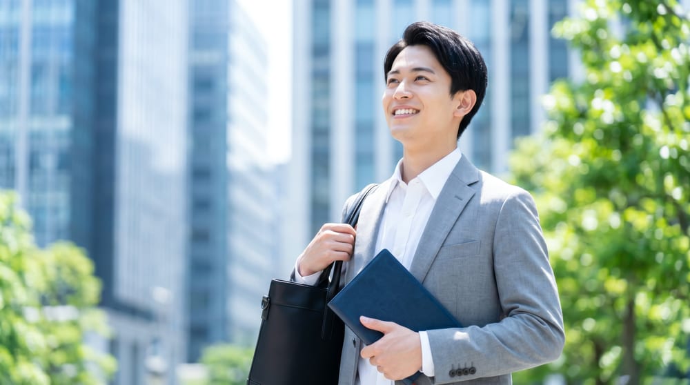 街なかを移動する営業担当